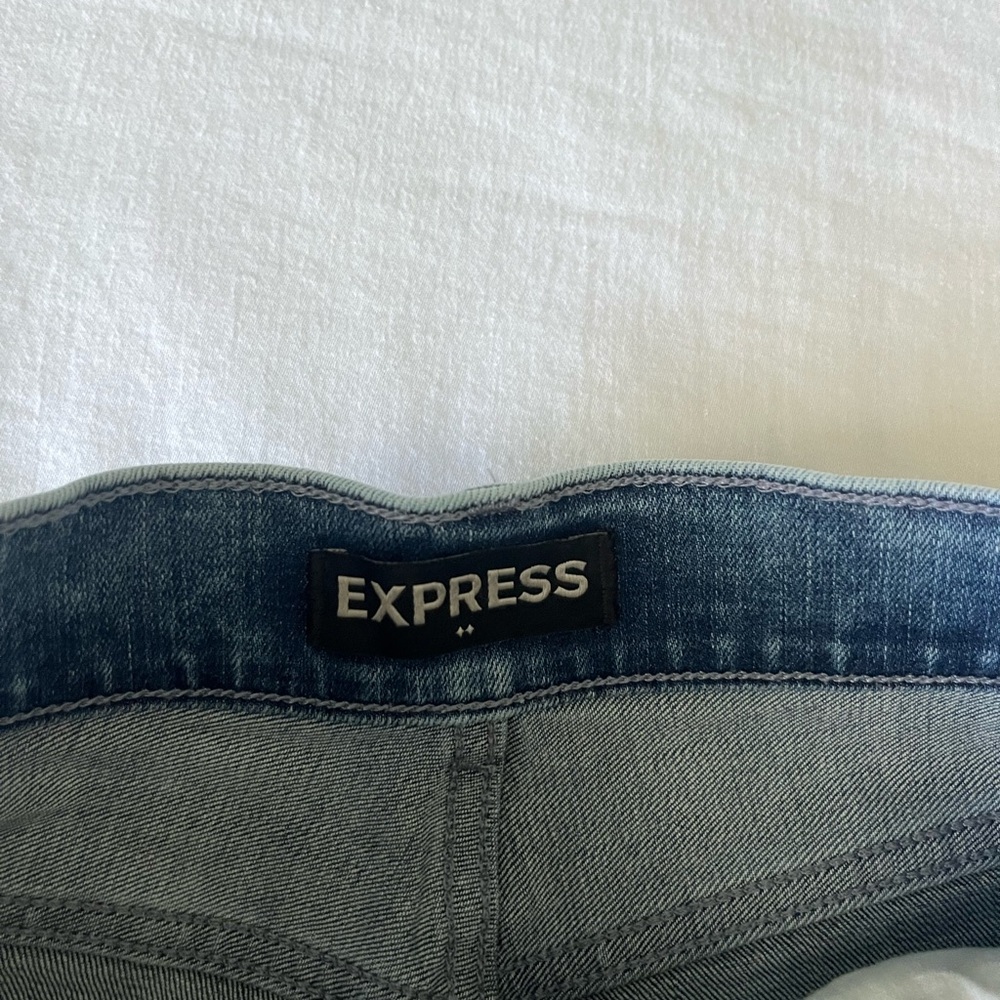Express Light Midi High Rise Shorts - Picture 2 of 4